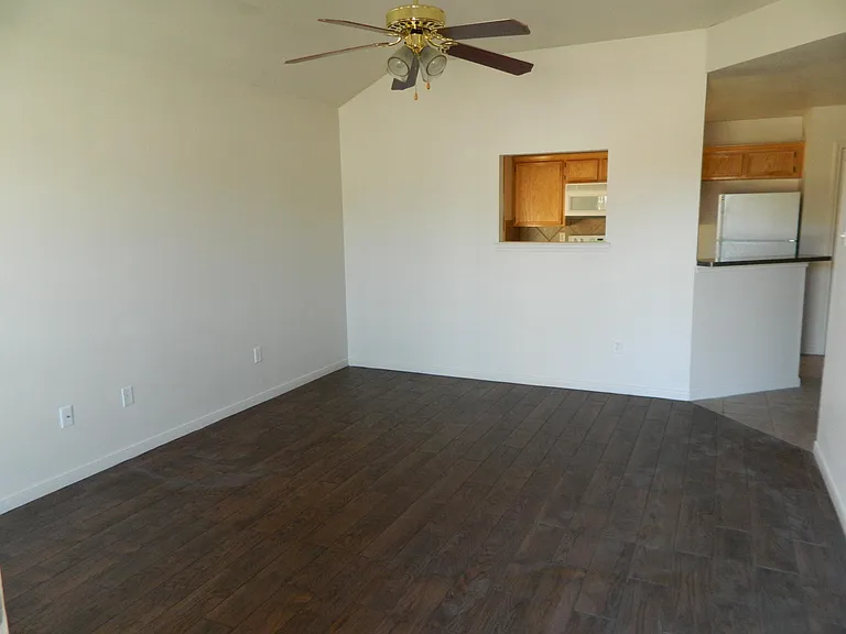 1500 Nicholas Cir #A — Photo 5