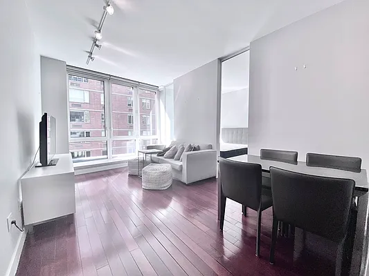 Rented by Bond New York | media 34