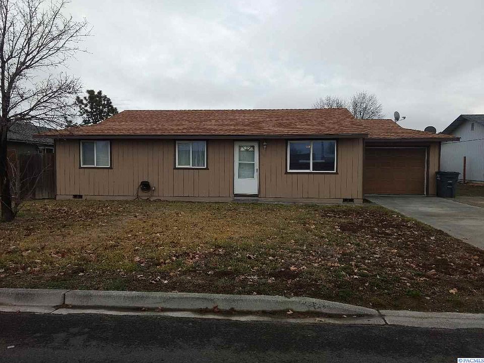 1st image of 640 N Desdemona Ave