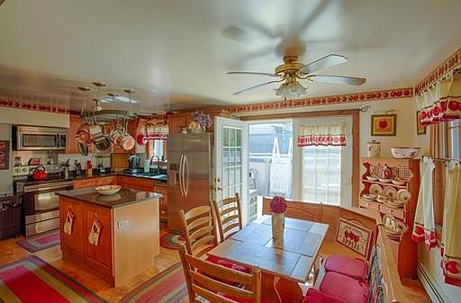3rd image of 36 Milk St