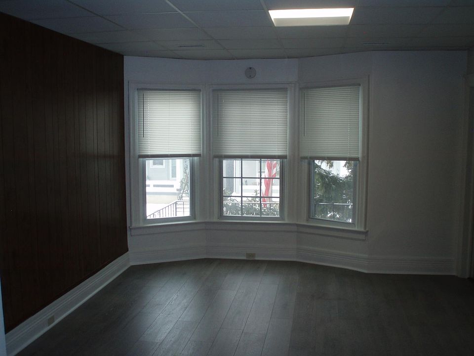 1st image of 25 Tremont Ave #2