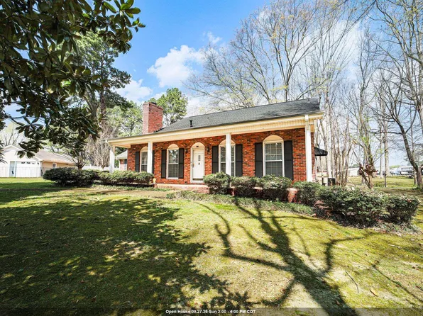 105 Walnut Grove Cir, Florence, AL 35633
