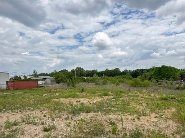 9051 Macon Rd, Cordova, TN 38016