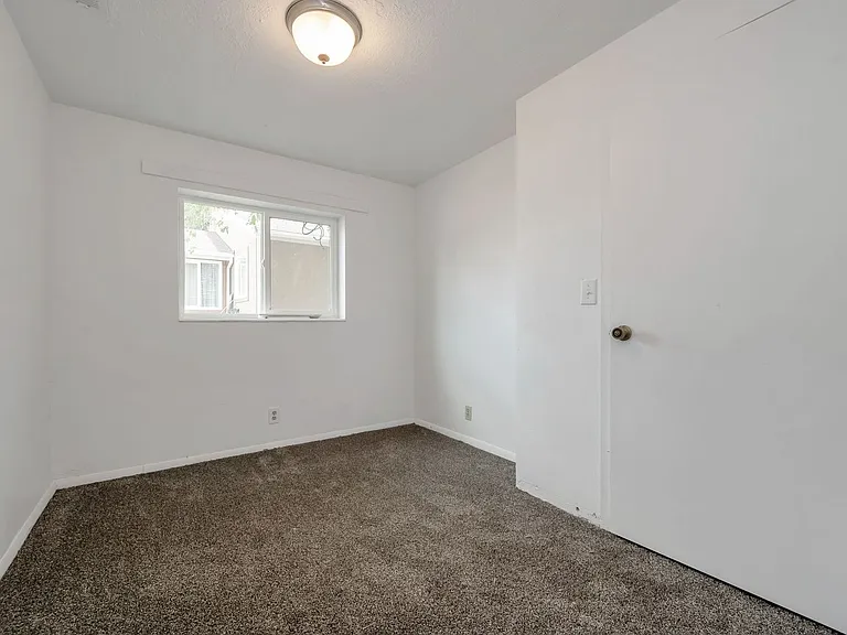 5663 W 3980 S — Photo 9