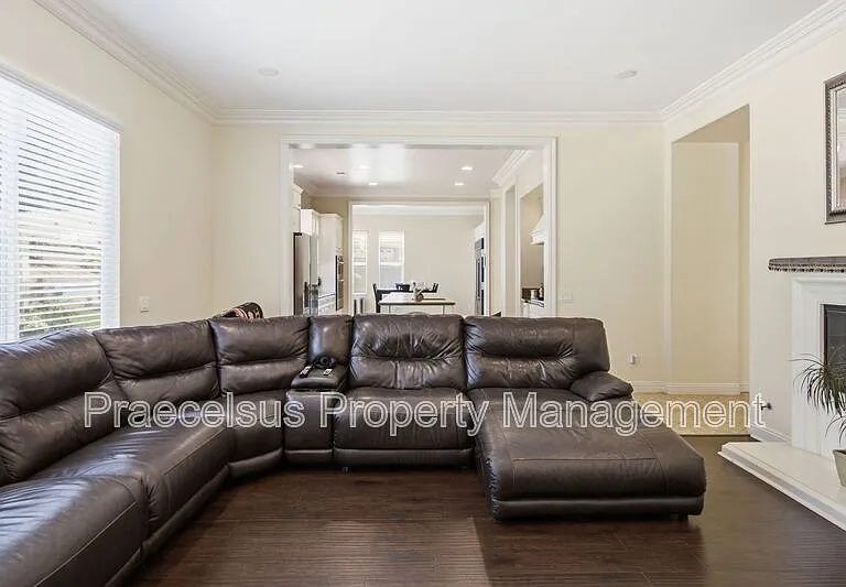 2792 Camphor Ct — Photo 6