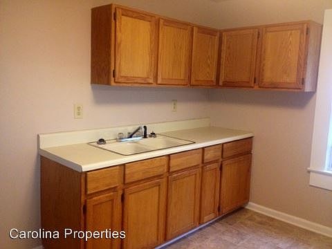 4th image of 509 S Moravian St