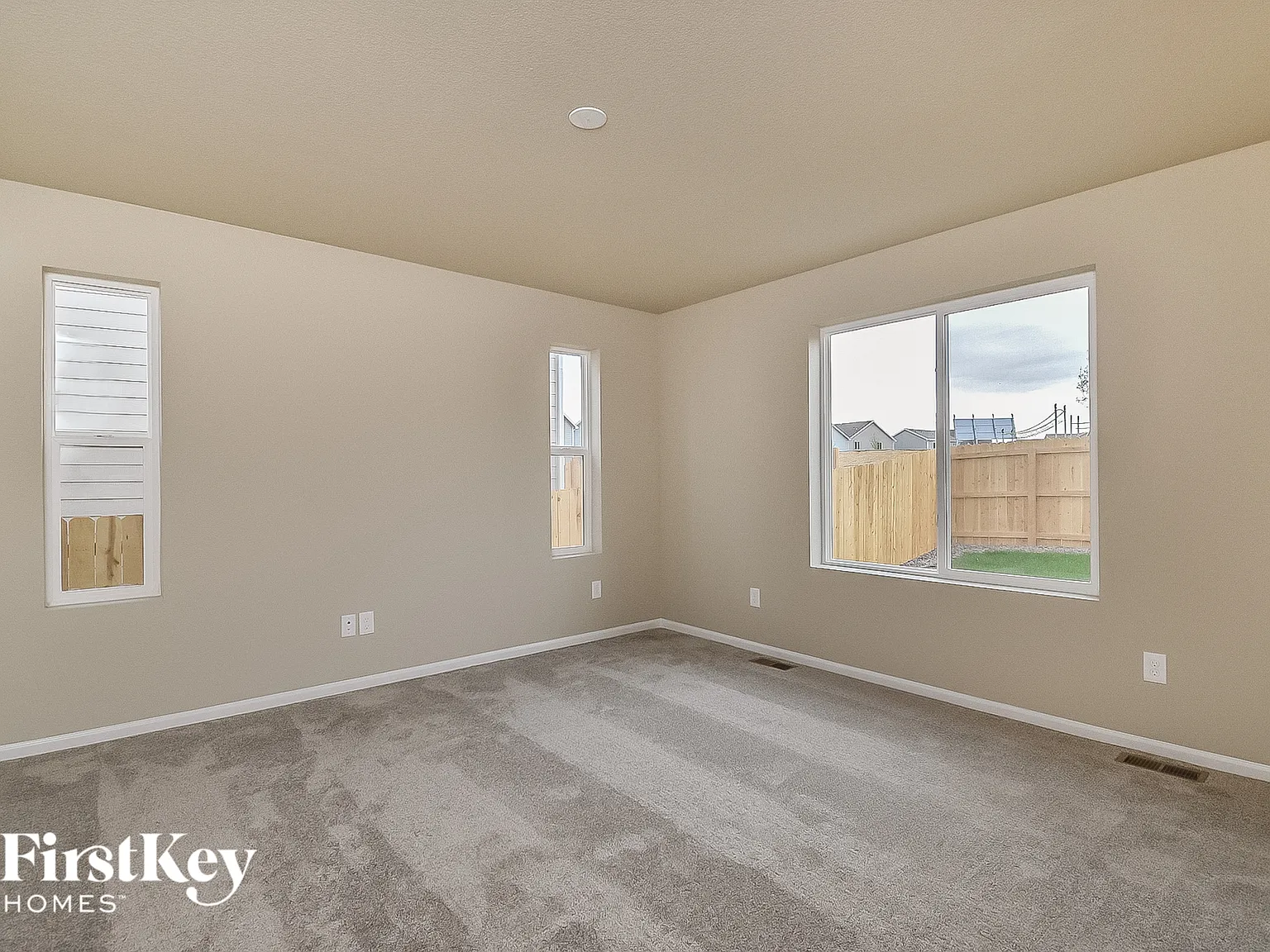 3 bed, 2.5 bath, 1562 sqft, $2,315 — Photo 2