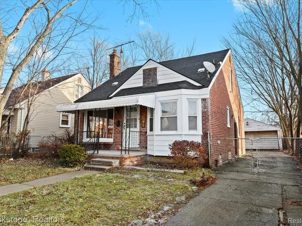 7690 Heyden St, Detroit, MI 48228