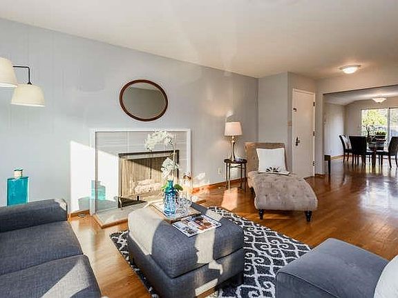 4th image of 2360 Whitman Way