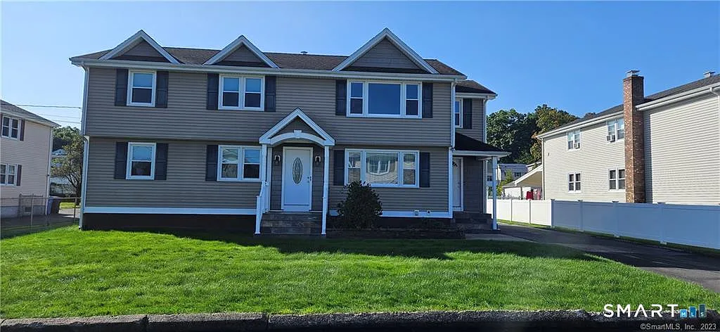 3 bed, 1.0 bath, 2226 sqft, $1,800 — Photo 1