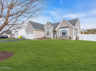 3 Topaz Ln, Lakewood, NJ 08701