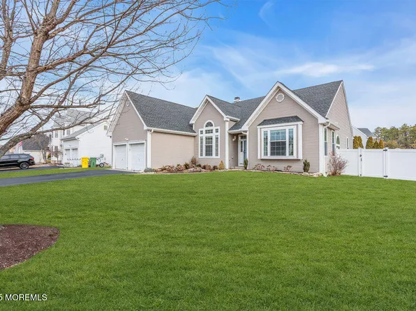 3 Topaz Lane, Lakewood, NJ 08701