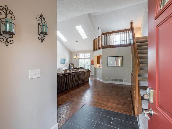 4th image of 8571 Oak Creek Dr