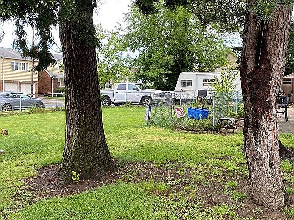 2nd image of 450 Madeline Ave