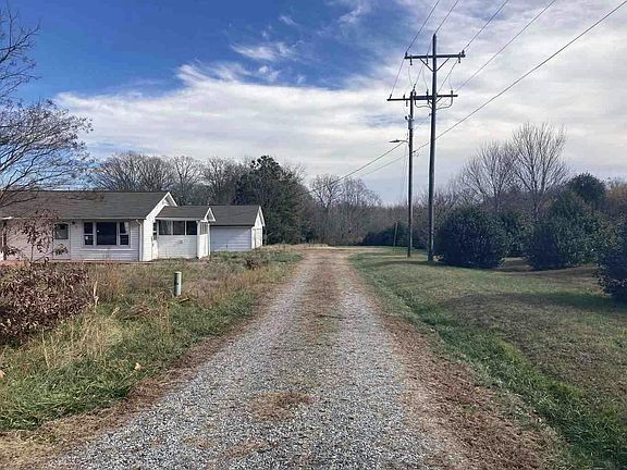 4th image of 9885 Moore Farm Dr
