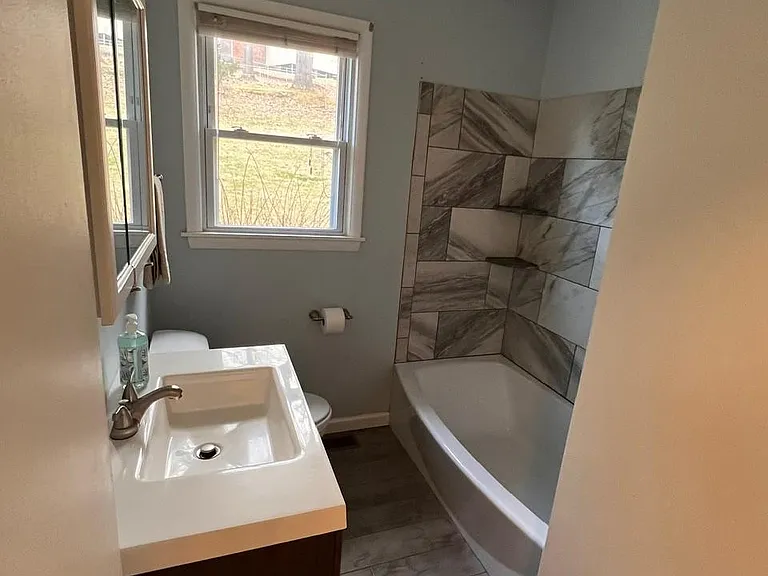 198 Milburn Dr — Photo 9