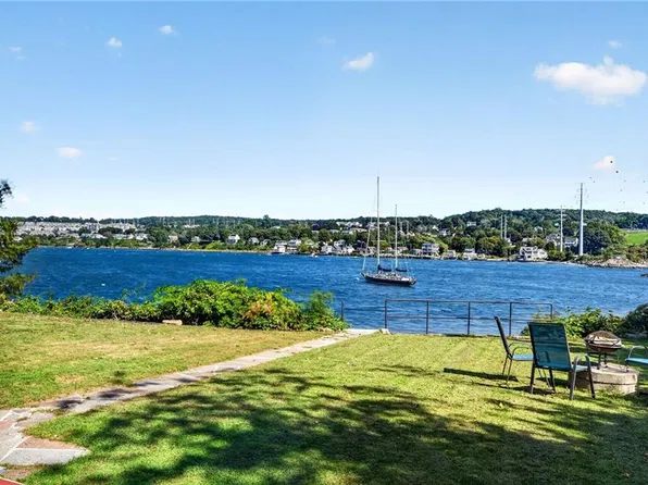 3 Narragansett Blvd, Portsmouth, RI 02871