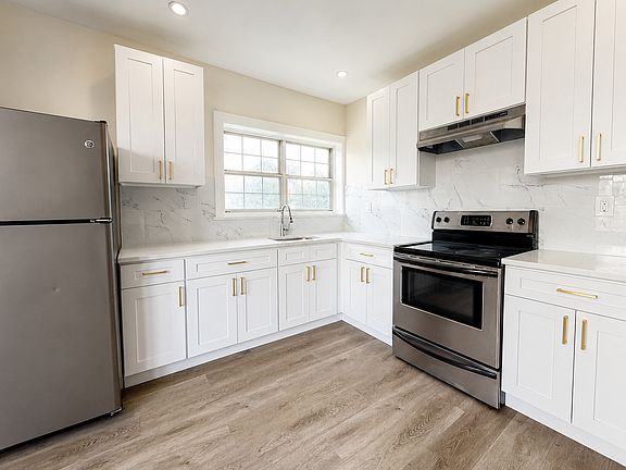 3rd image of 6900 Cedar Park Ave APT 3