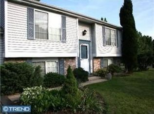 30 Blairmore Dr, Hamilton, NJ 08690