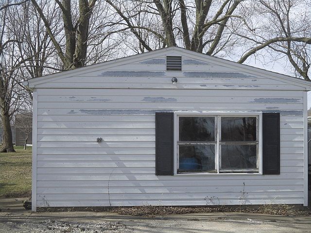2nd image of 525 E Us Highway 36