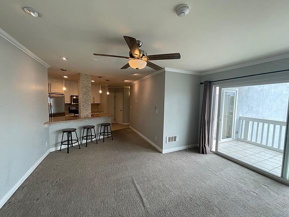 5th image of 630 The Vlg Unit 208