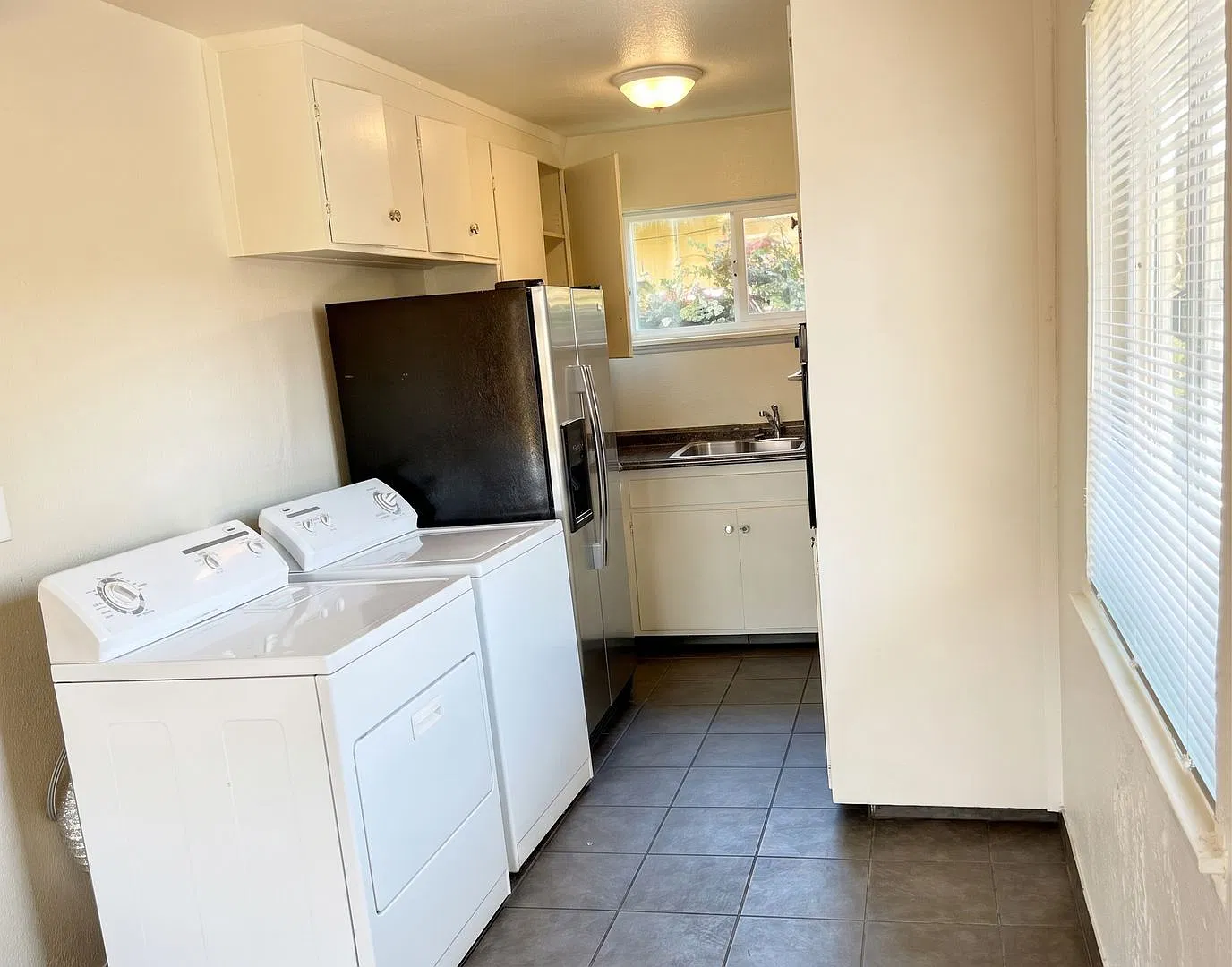10100 Walnut St — Photo 2