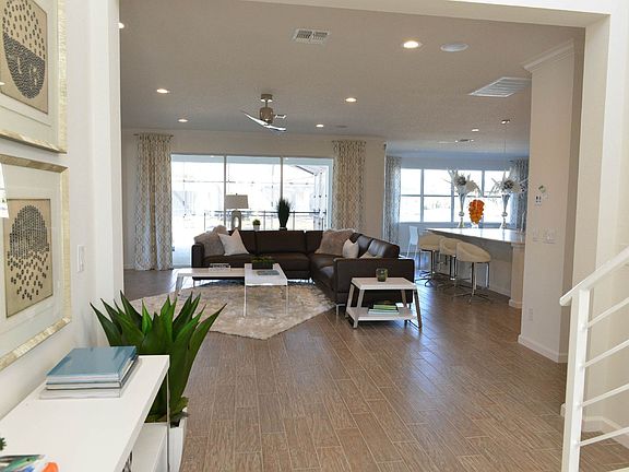 4th image of 567 Marcello Blvd