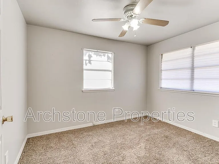 1424 Tanglewood Dr — Photo 16