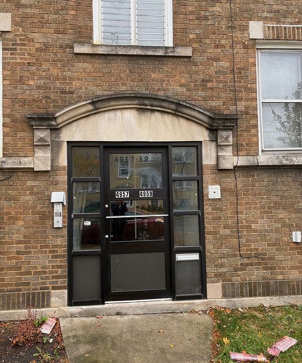 1st image of 4959 W Wrightwood Ave #1E
