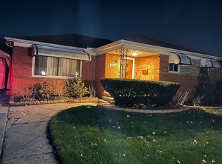 23421 Radclift Ave, Oak Park, MI 48237