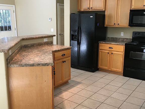 4th image of 27425 Zelda Dr