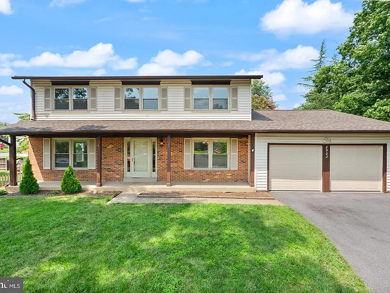 8902 Huxley Ct — Photo 30