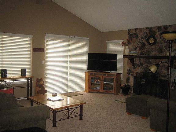 2nd image of 72 W Ponderosa Dr