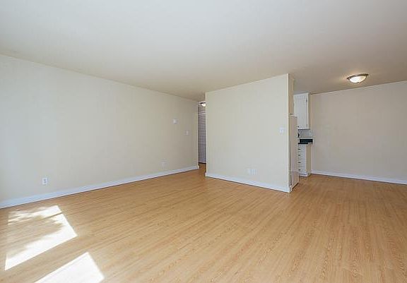 5th image of 1718 14th Ave APT 203