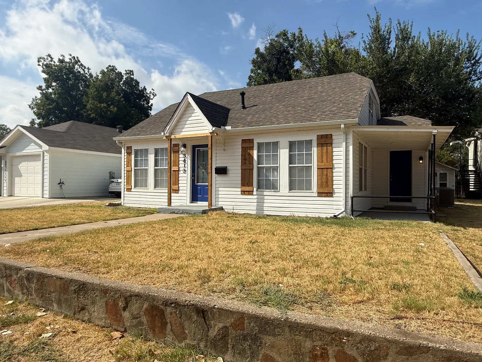 3 bed, 2100 sqft, $2,225 — Photo 2