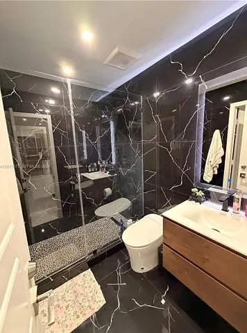 4 bed, 3.0 bath, $7,000 — Photo 3