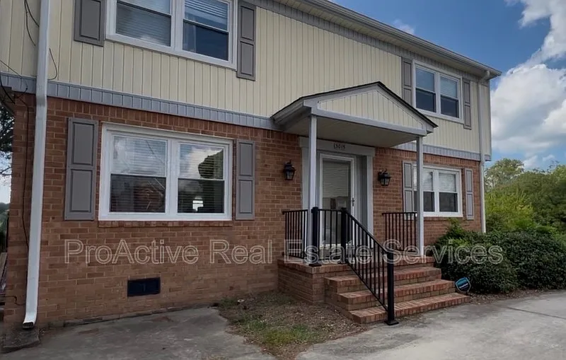 3 bed, 1.5 bath, 1400 sqft, $1,875 — Photo 1