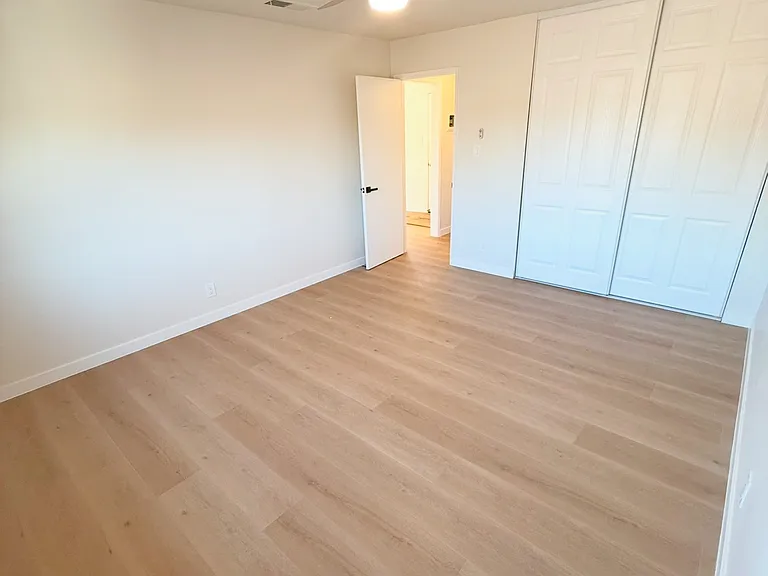 755 Rose Ave #7 — Photo 6