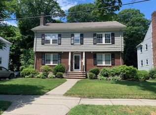 65 Cloverdale Rd #65, Newton Highlands, MA 02461