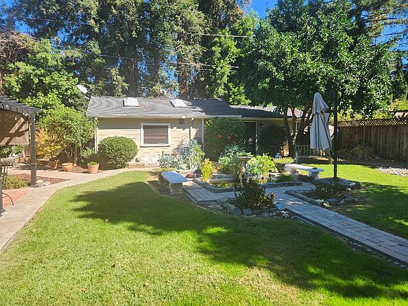 4th image of 604 S 15th St