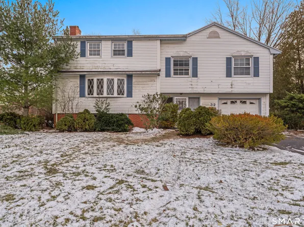 32 Brentwood Drive, Bloomfield, CT 06002