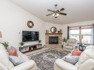 1521 Rockridge Way, Waukesha, WI 53188