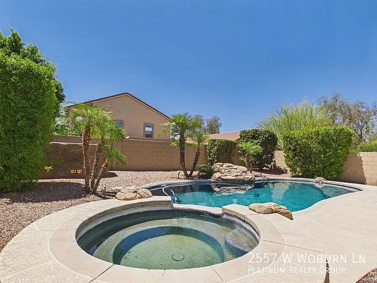 2557 W Woburn Ln — Photo 31