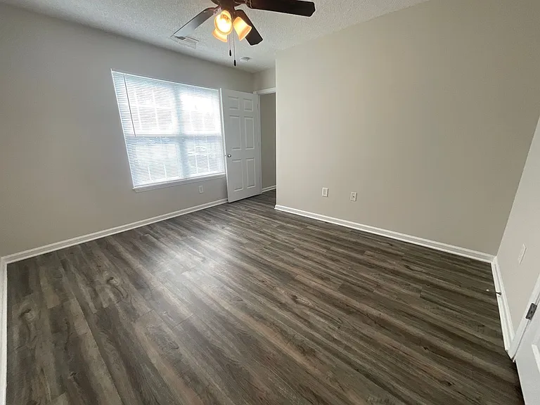 Meridian Park Apartments — Photo 271