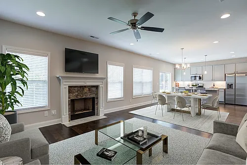 2331 Union Pointe Ln Photo 1