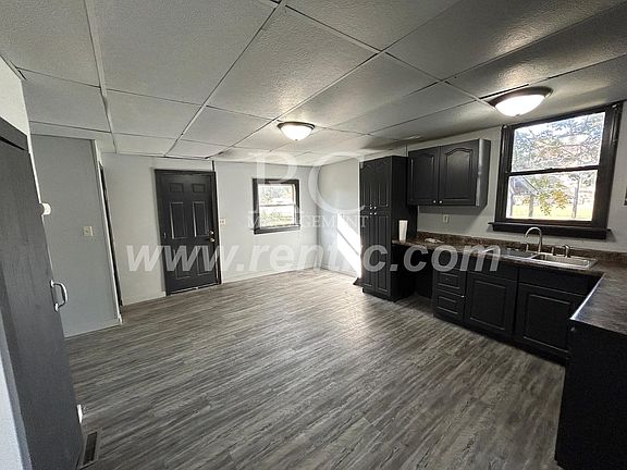 3rd image of 18 Indiana St