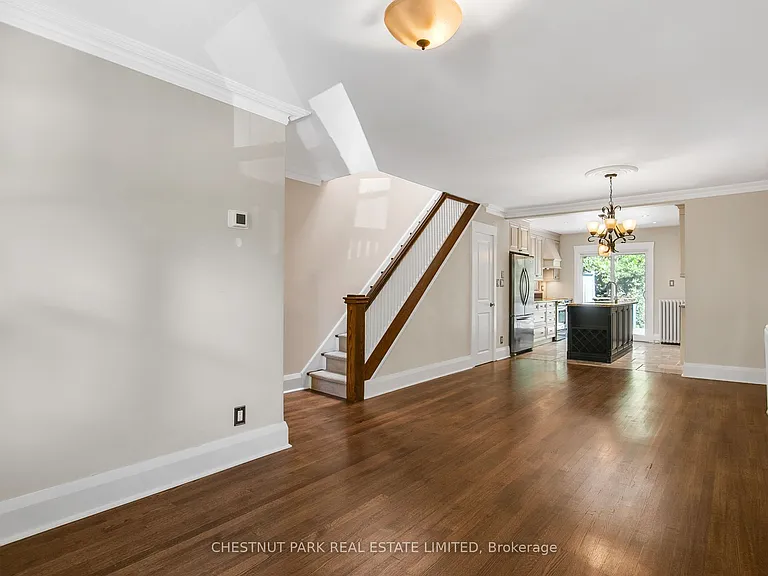 484 Merton St — Photo 9