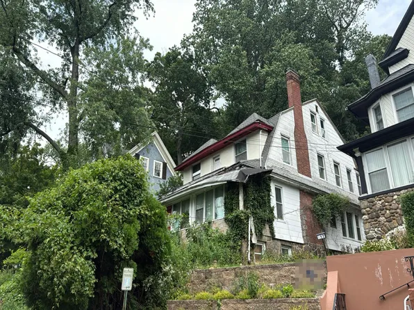 16 Phillipse Pl, Yonkers, NY 10701