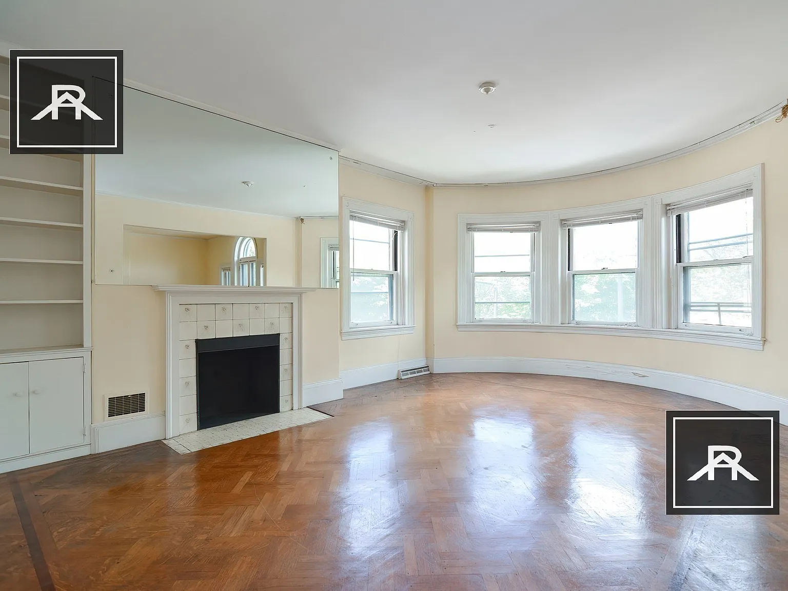 4 bed, 1.0 bath, 1400 sqft, $5,999 — Photo 3