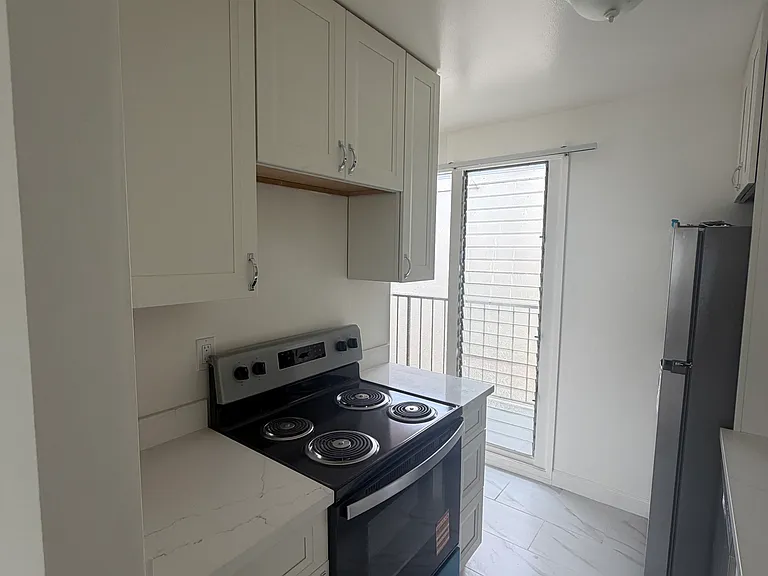 1635-1637 Leavenworth St #305 — Photo 5